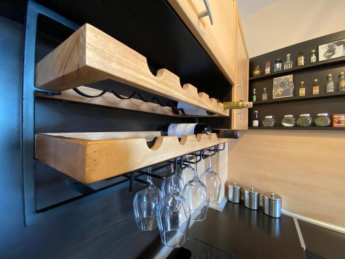 Supreme Danieli - Holiday Apartment By The Sea Baltsjik Buitenkant foto
