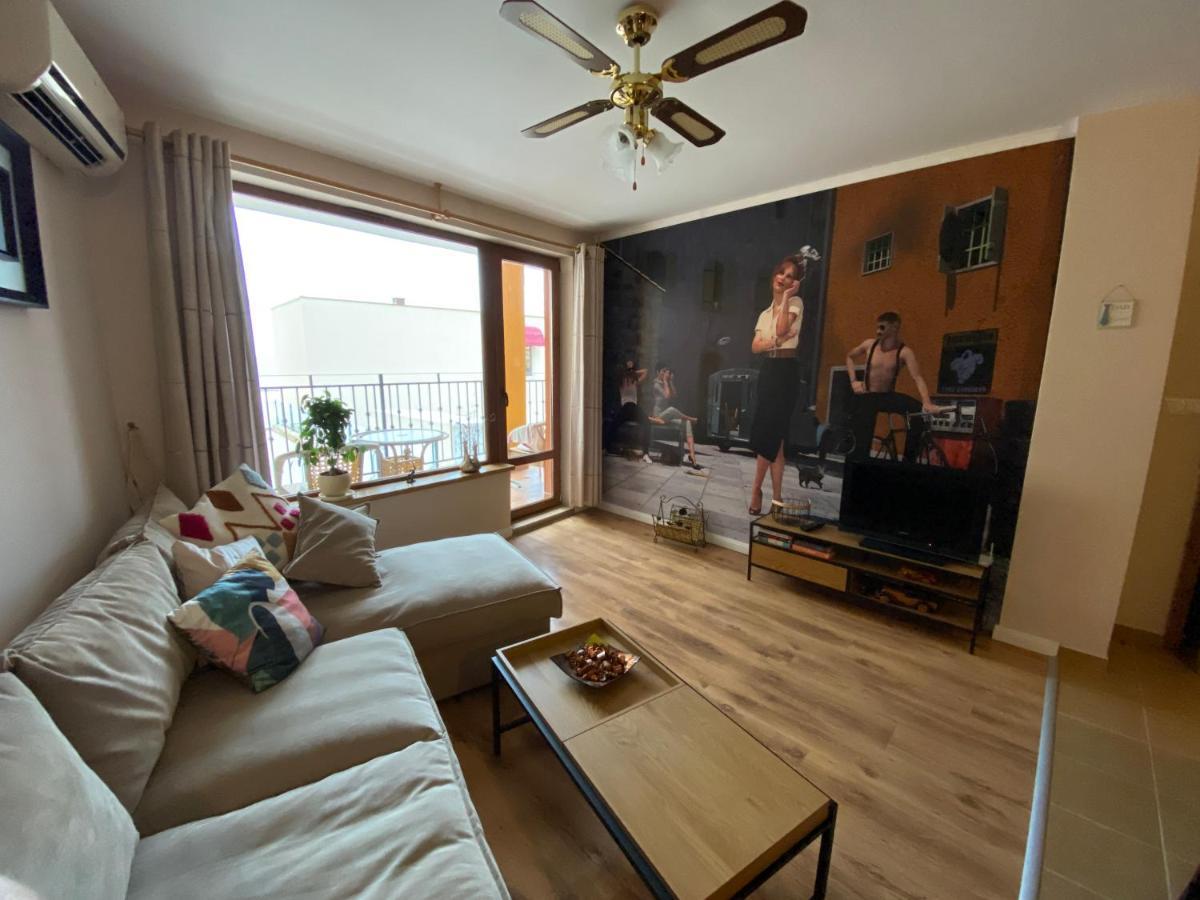 Supreme Danieli - Holiday Apartment By The Sea Baltsjik Buitenkant foto