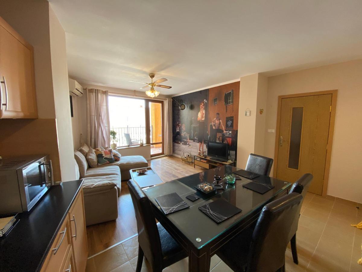 Supreme Danieli - Holiday Apartment By The Sea Baltsjik Buitenkant foto