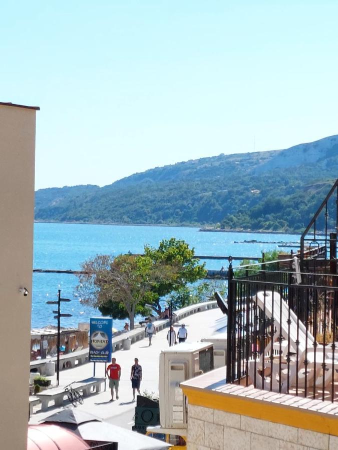 Supreme Danieli - Holiday Apartment By The Sea Baltsjik Buitenkant foto