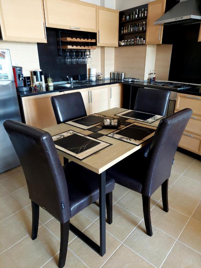 Supreme Danieli - Holiday Apartment By The Sea Baltsjik Buitenkant foto